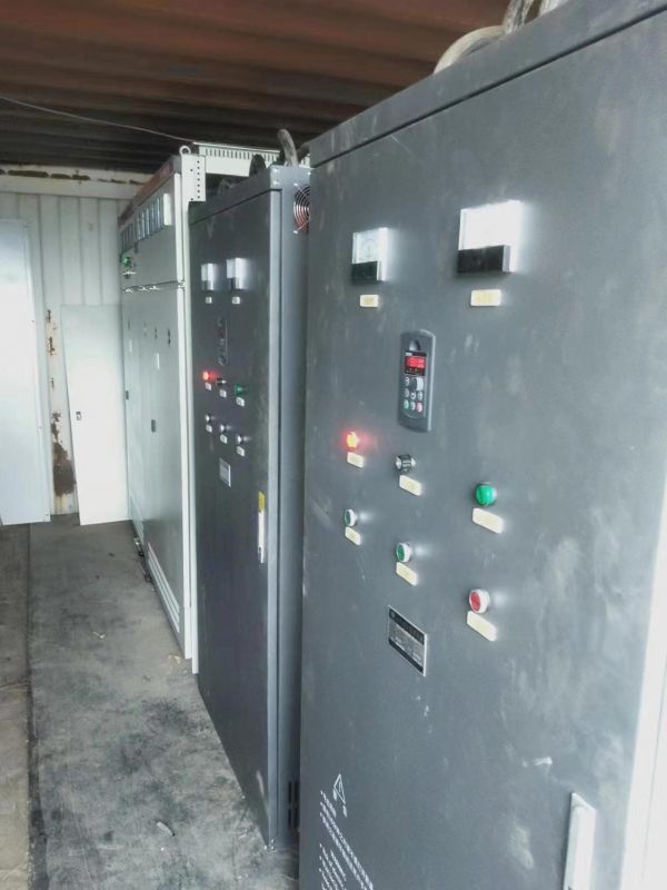 兩台（tái）800kw變頻櫃賀開關櫃現場試機