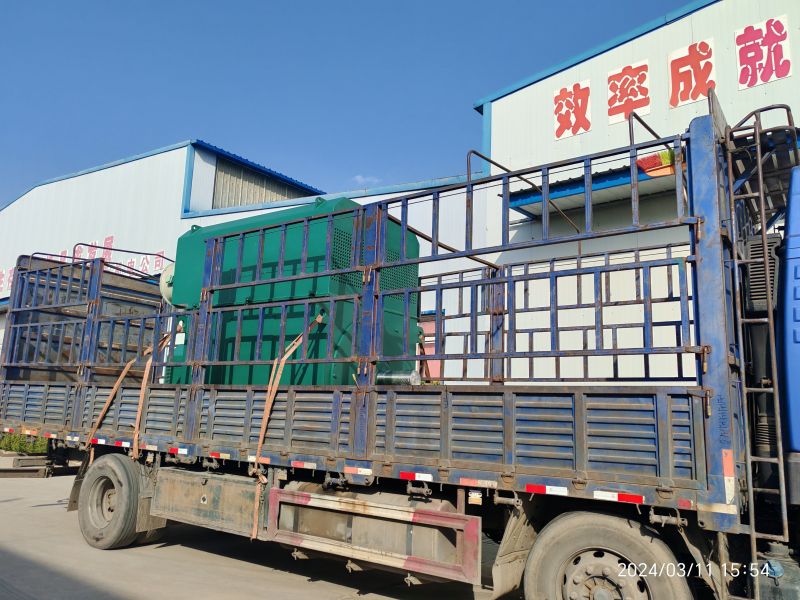 YRKK710-8/1600KW/10KV電（diàn）機裝車發貨