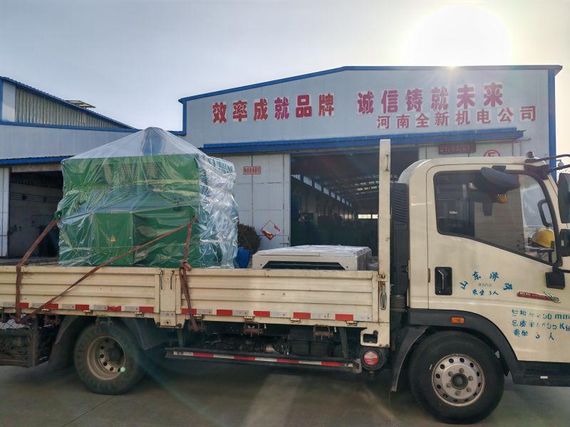 專車給鑽井隊發一套630kw-6變頻電機和變頻櫃